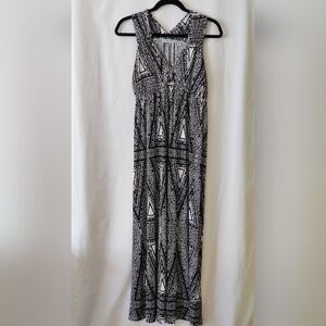 Black and White Sleeveless Geometric Dress